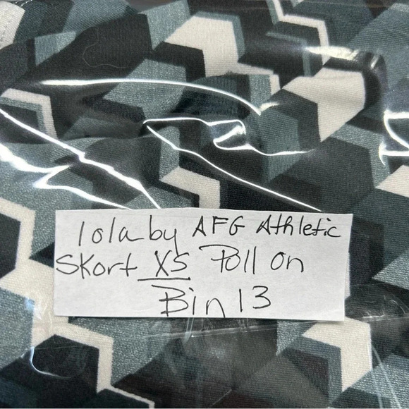 Lola by AFG Athletic Skort Women XS Chevron Print Pickleball Camping Hiking Golf - Picture 9 of 9